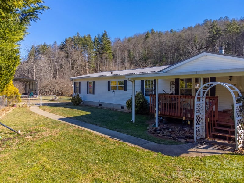 7581 Hwy 441 Hw, Sylva, NC 28779