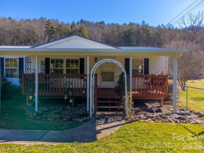 7581 Hwy 441 Hw, Sylva, NC 28779