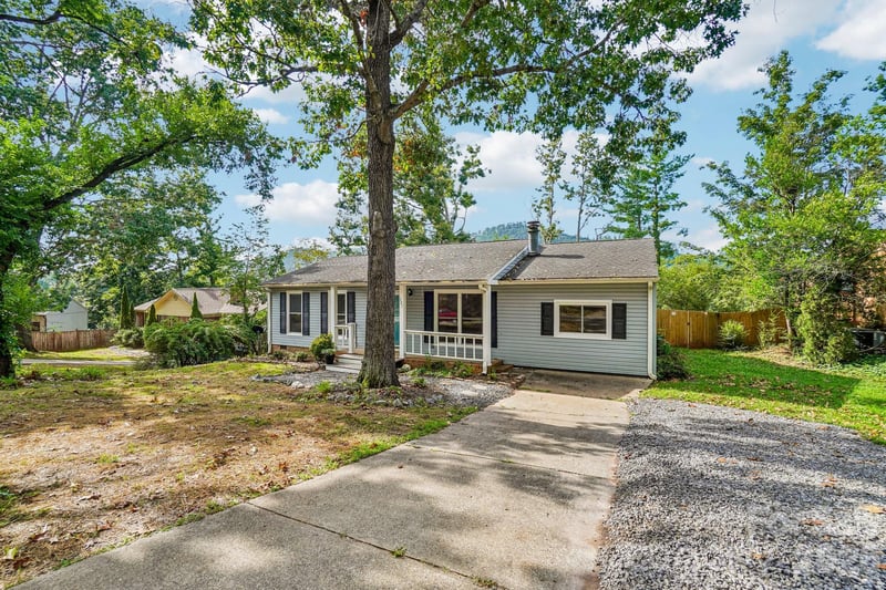 327 Heather Ct, Asheville, NC 28804