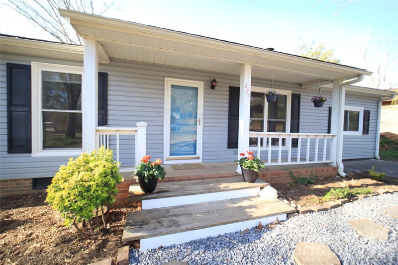 327 Heather Ct, Asheville, NC 28804