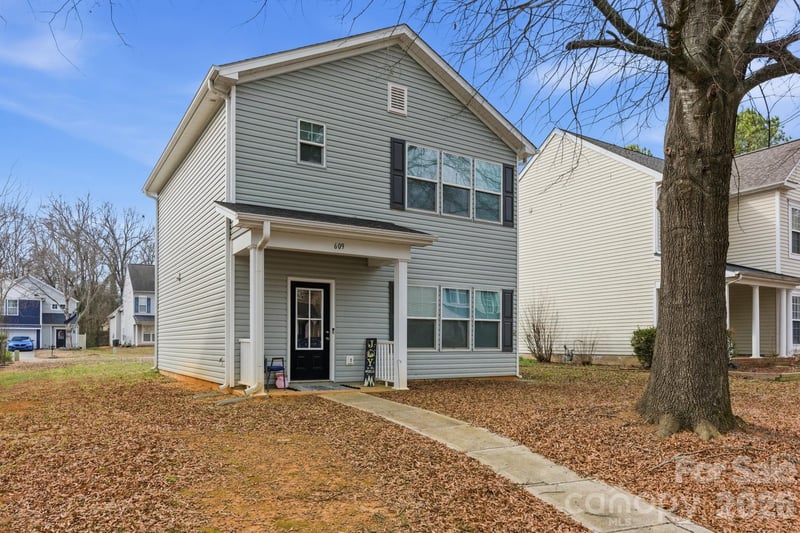 609 Mulberry St, Statesville, NC 28677