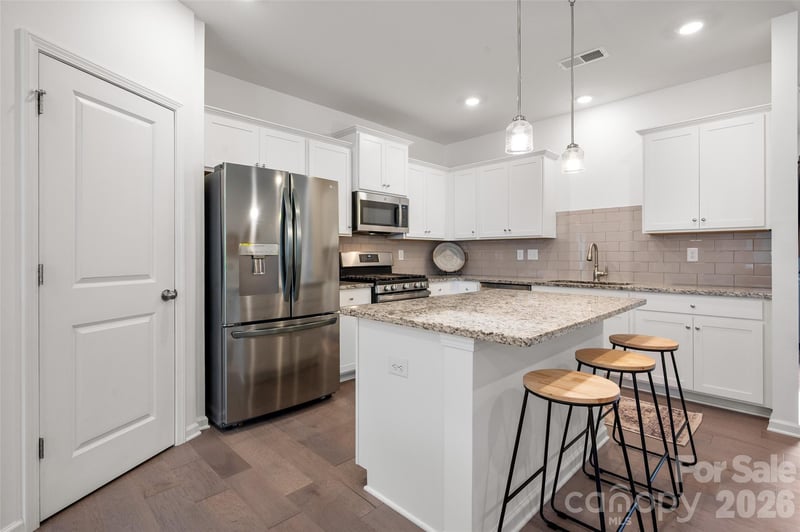 215 Harpers Run Ln, Matthews, NC 28104
