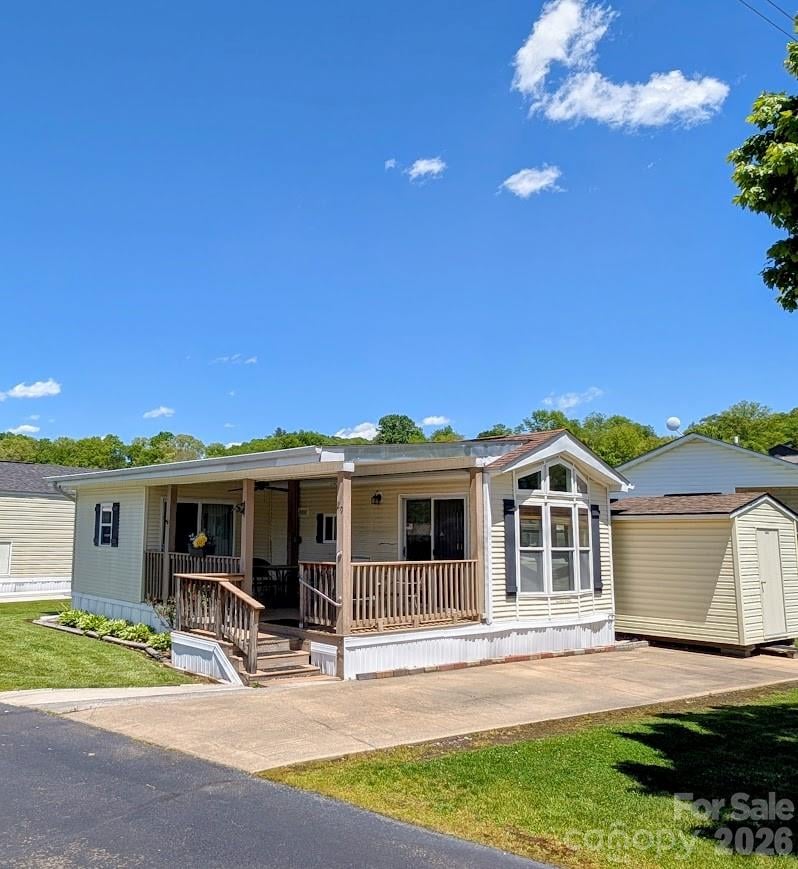 29 Polka Ln, Waynesville, NC 28785