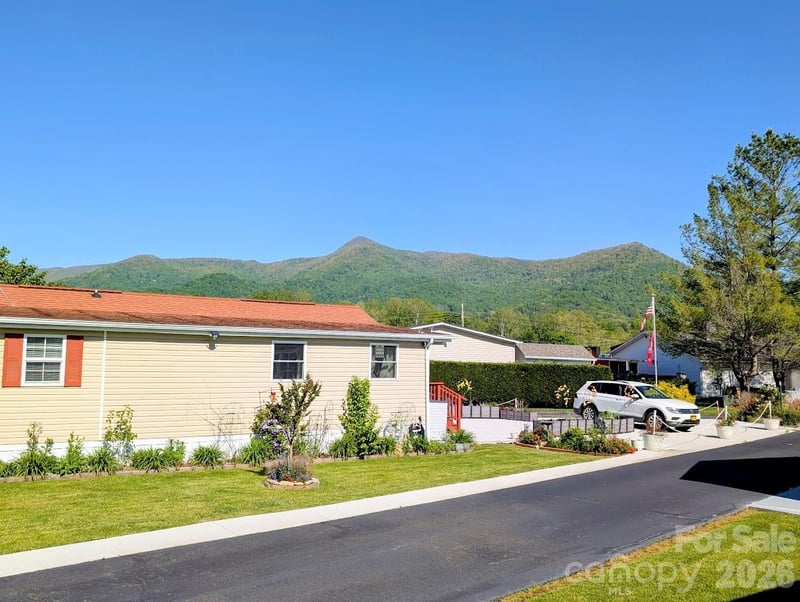 29 Polka Ln, Waynesville, NC 28785