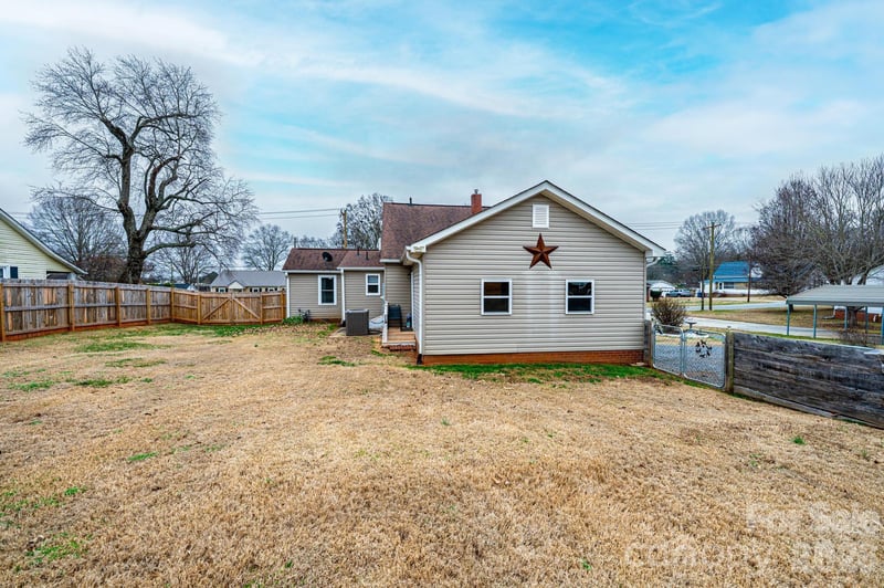 235 Spring St, Mocksville, NC 27028