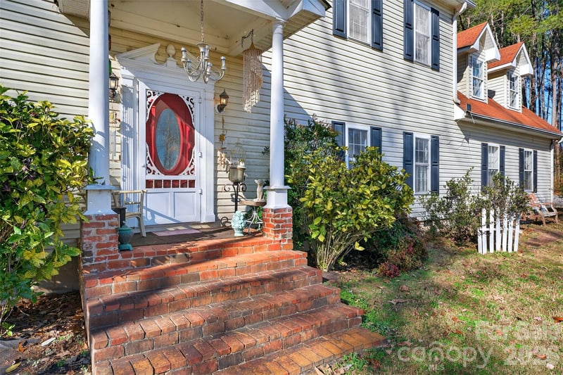 1146 Landrum Rd, Columbus, NC 28722