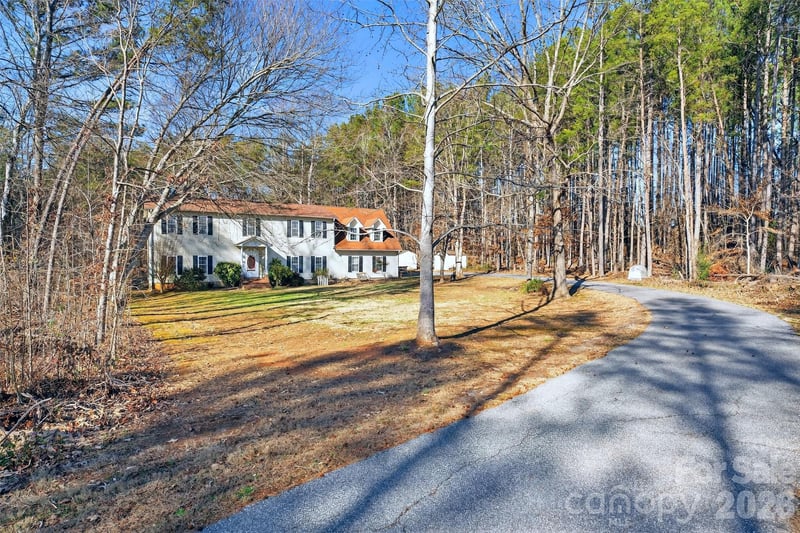 1146 Landrum Rd, Columbus, NC 28722