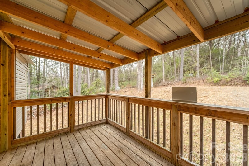 310 Sassafras Gap Ln, Brevard, NC 28712