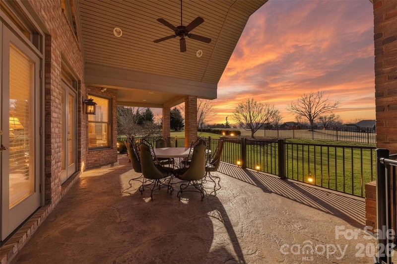 3708 Rock Bridge Dr, Conover, NC 28613