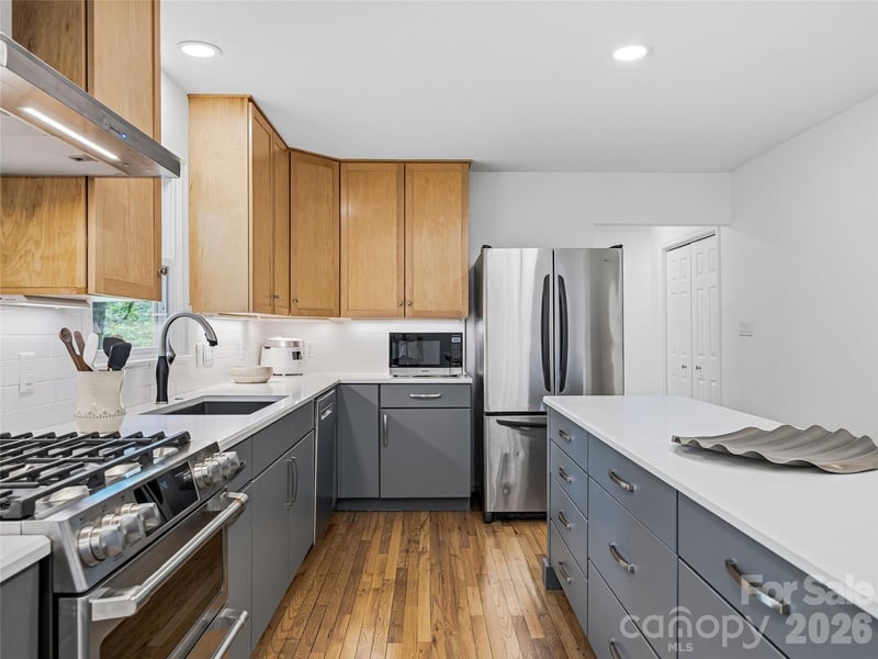 45 Sleepy Hollow Dr, Asheville, NC 28805