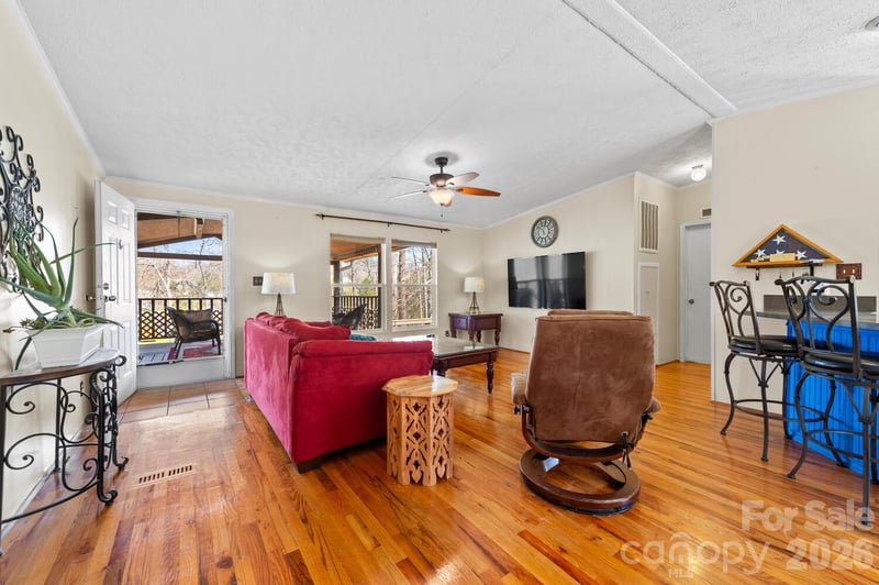 18 Henry White Ln #5, Leicester, NC 28748
