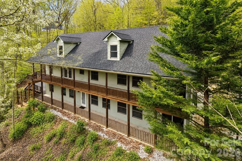 31 Timber Park Dr, Black Mountain, NC 28711