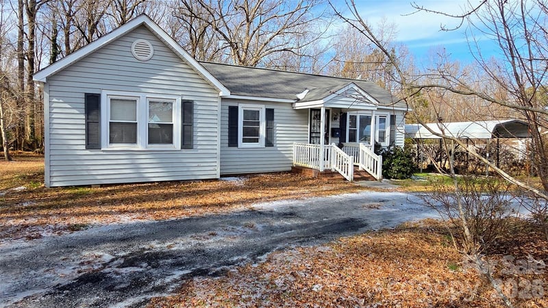 833 Dennis St, Troy, NC 27371