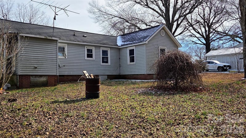 833 Dennis St, Troy, NC 27371