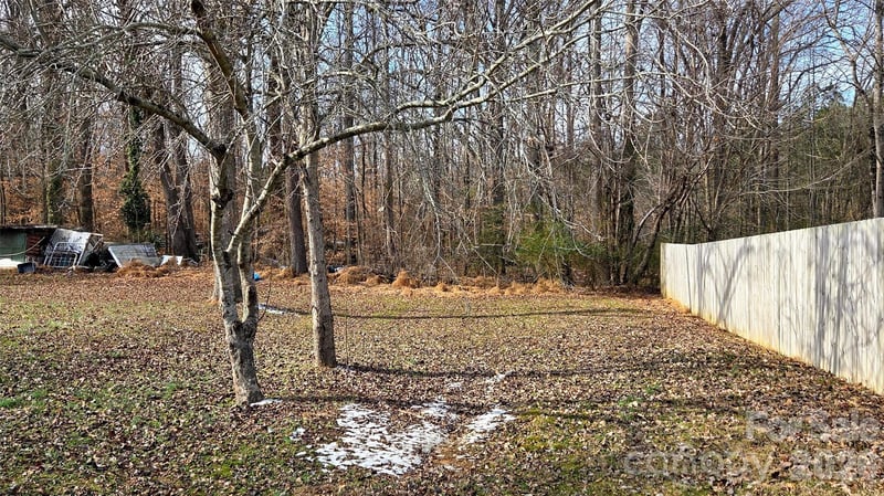 833 Dennis St, Troy, NC 27371