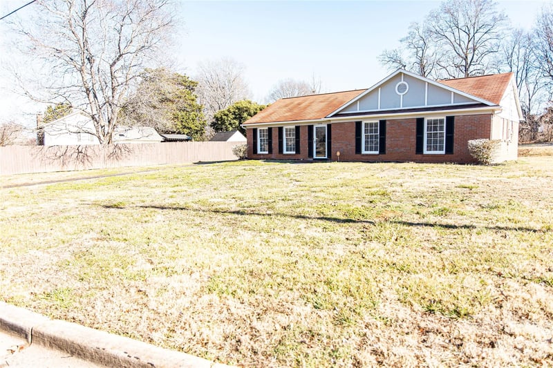 2220 Gaines Ave, Gastonia, NC 28054