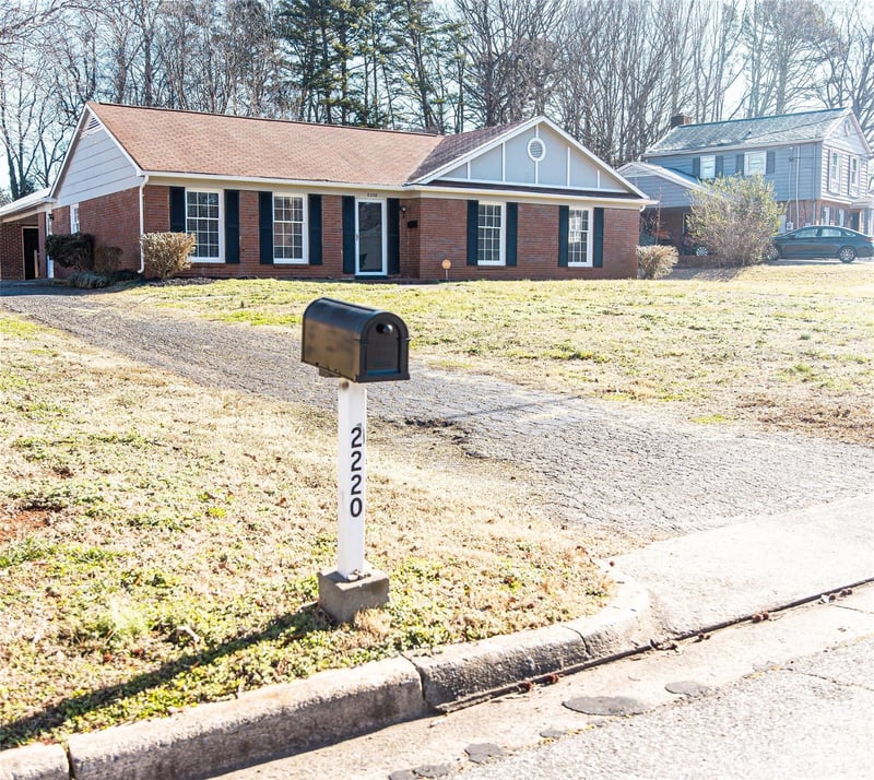 2220 Gaines Ave, Gastonia, NC 28054