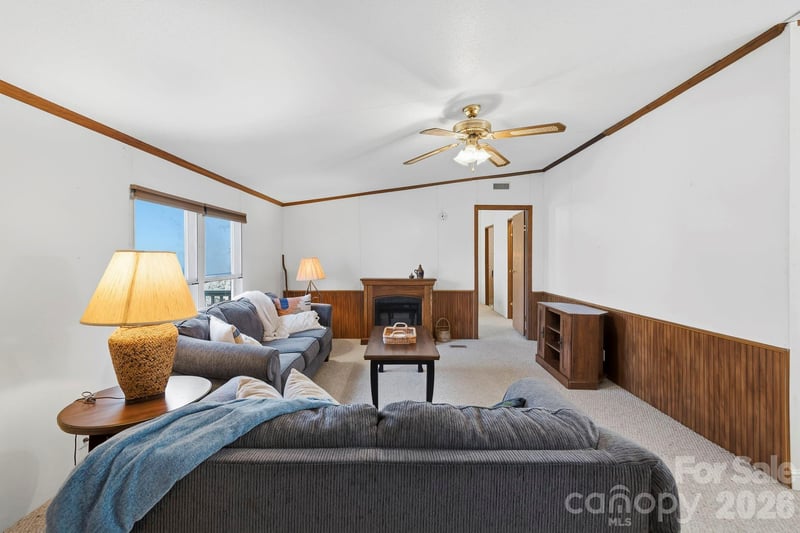76 Gobblers Knob Rd, Penrose, NC 28766