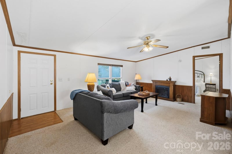 76 Gobblers Knob Rd, Penrose, NC 28766