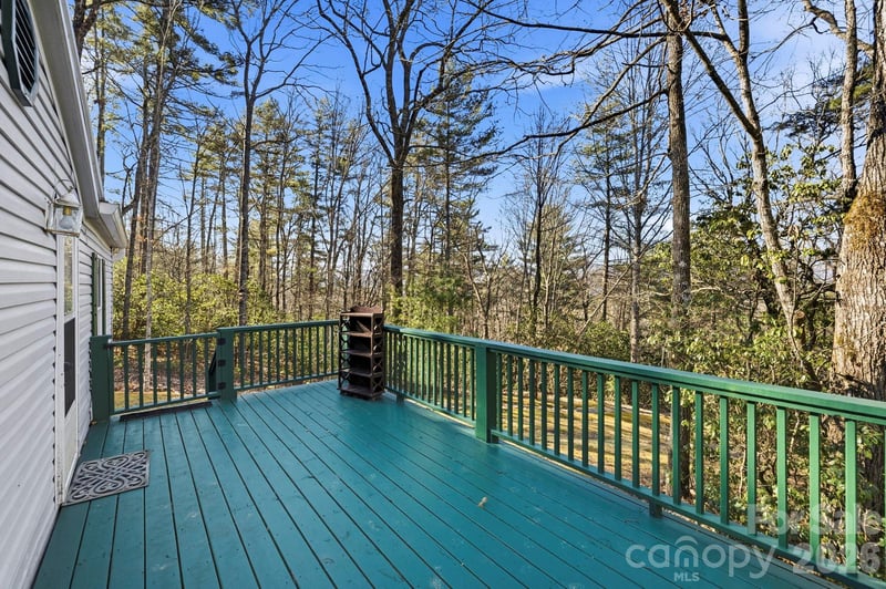 76 Gobblers Knob Rd, Penrose, NC 28766