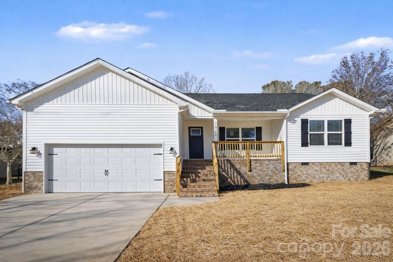 2025 Picnic Dr, Newton, NC 28658