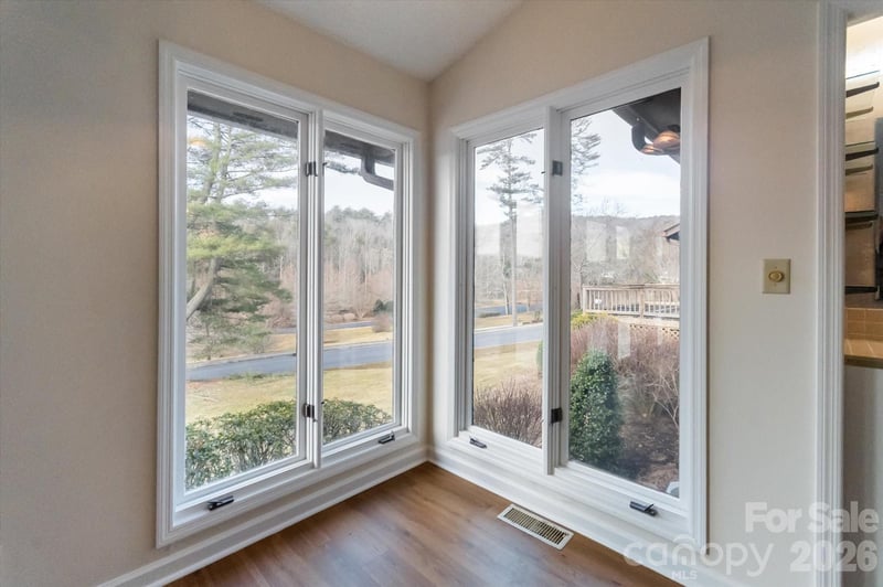 38 Eagle Rn, Brevard, NC 28712