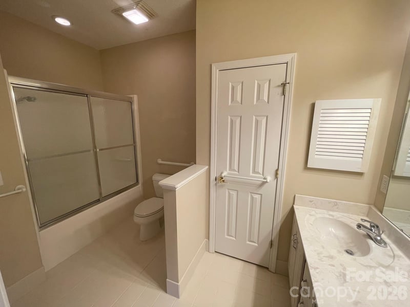 499 26th Ave, Hickory, NC 28601