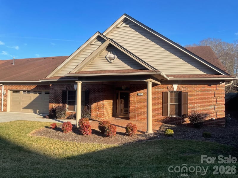 499 26th Ave, Hickory, NC 28601
