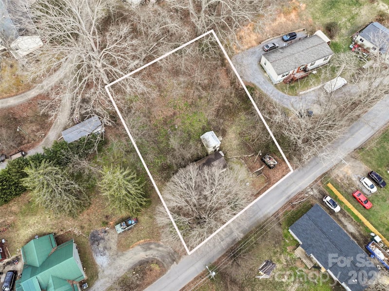 75 Travis St, Clyde, NC 28721