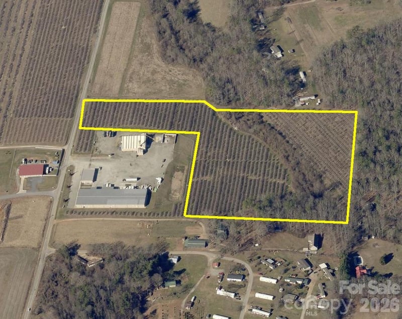 99999 Mcmurray Rd, Flat Rock, NC 28731