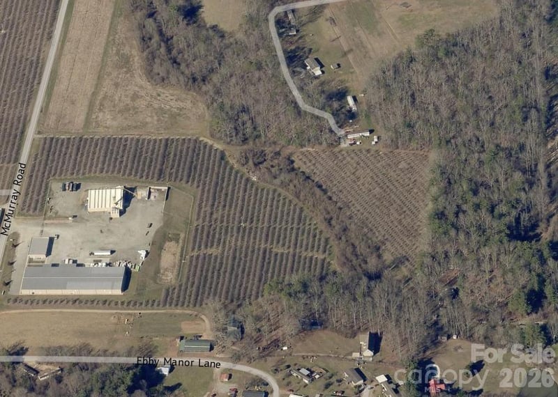 99999 Mcmurray Rd, Flat Rock, NC 28731