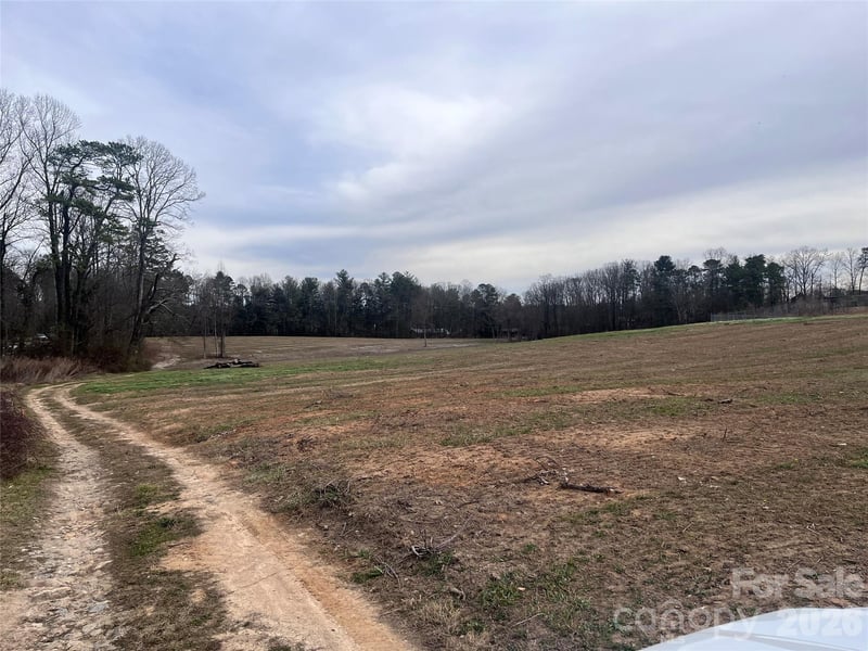 99999 Mcmurray Rd, Flat Rock, NC 28731