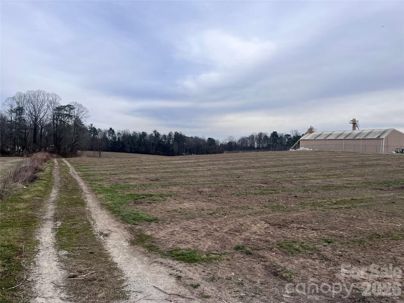 99999 Mcmurray Rd, Flat Rock, NC 28731