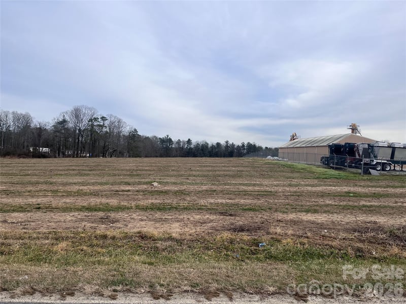 99999 Mcmurray Rd, Flat Rock, NC 28731
