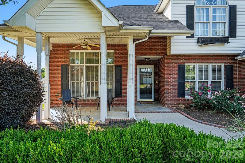 2305 Pinefield Ct, Gastonia, NC 28056
