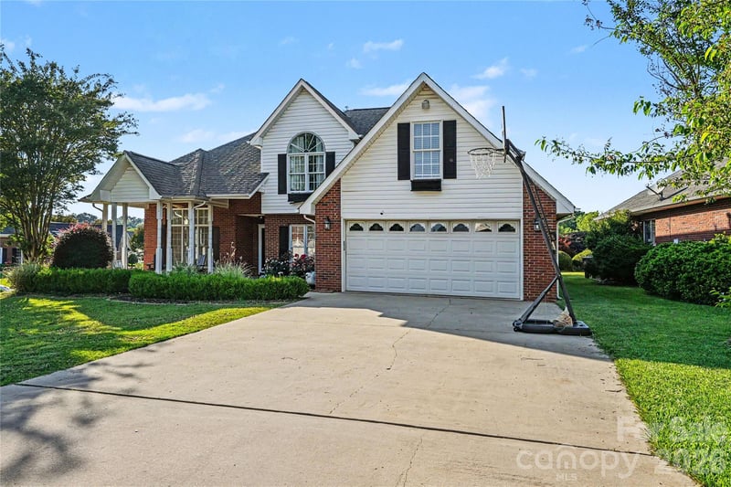 2305 Pinefield Ct, Gastonia, NC 28056