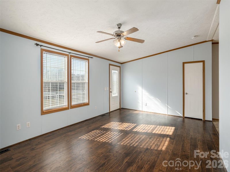 112 Lynn Estate Rd, Hendersonville, NC 28792