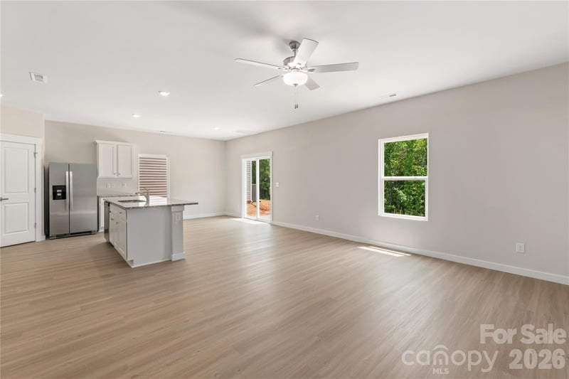 3423 Robindale Dr, Winston Salem, NC 27107