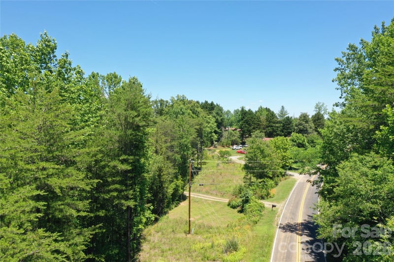 Burt Blackwell Rd, Mill Spring, NC 28756