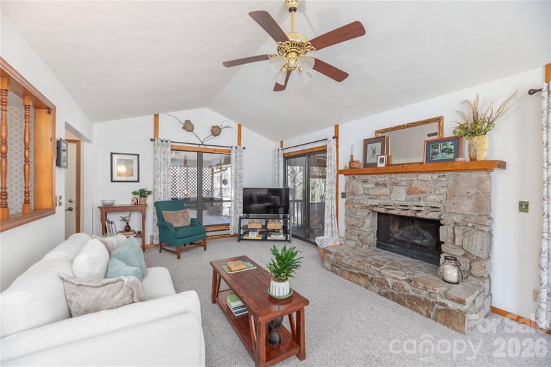 33 Ash Dr, Maggie Valley, NC 28751