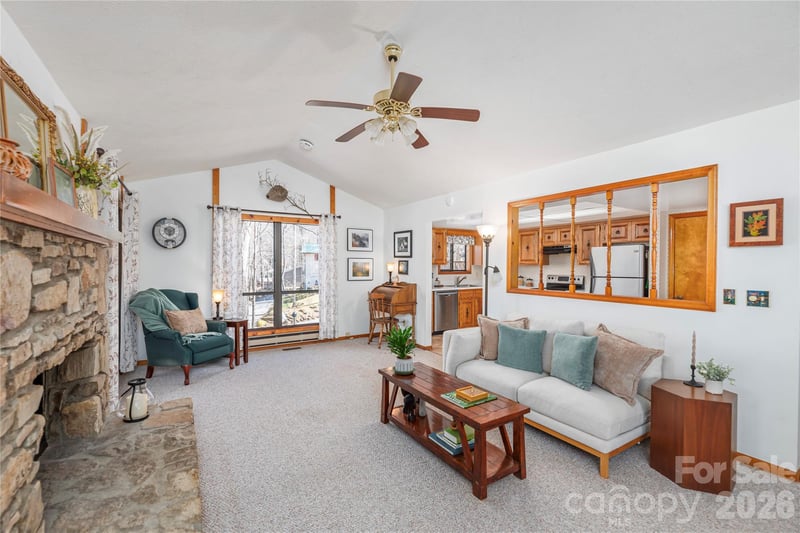 33 Ash Dr, Maggie Valley, NC 28751