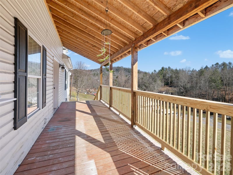 221 Creed Pittman Rd, Spruce Pine, NC 28777