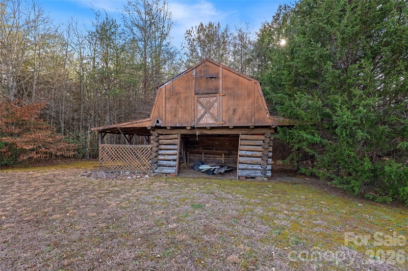 591 Landrum Rd, Columbus, NC 28722