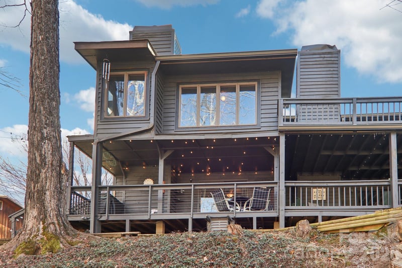 129 Riverside Villa Dr, Maggie Valley, NC 28751