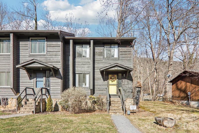 129 Riverside Villa Dr, Maggie Valley, NC 28751