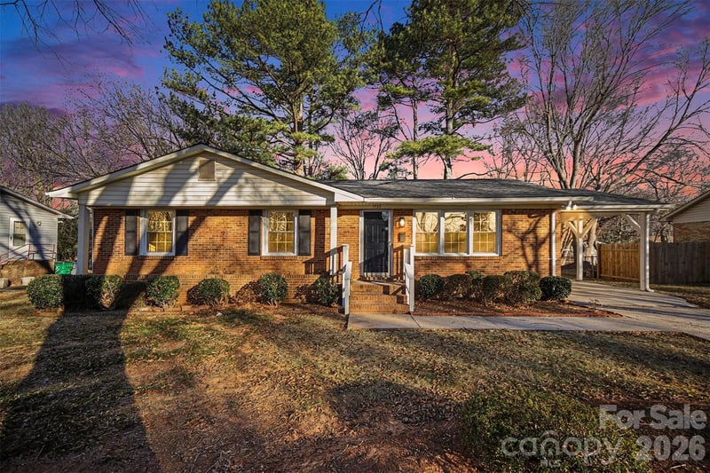 1733 Pondella Dr, Charlotte, NC 28213