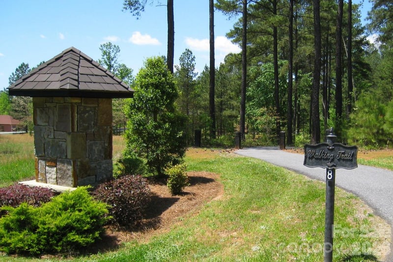 5853 Long Shore Dr #289, Granite Falls, NC 28630
