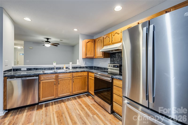 5925 Prescott Ct, Charlotte, NC 28269