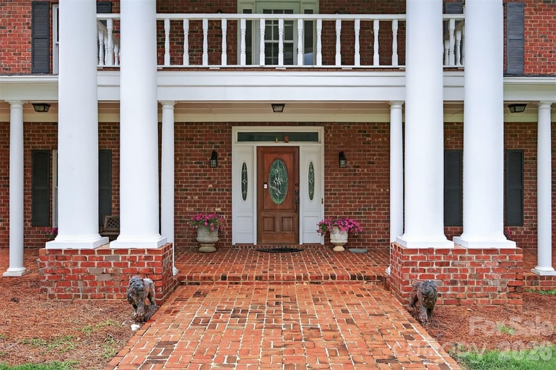 8350 Holler Farm Rd, Clemmons, NC 27012