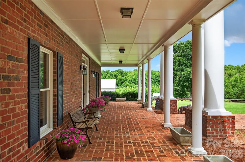 8350 Holler Farm Rd, Clemmons, NC 27012